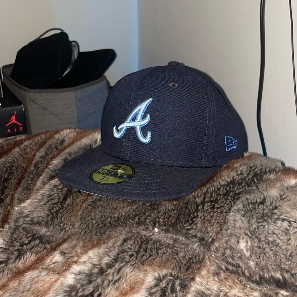 NEW ERA 7 1/8 ATLANTA BRAVES FITTED BLUE